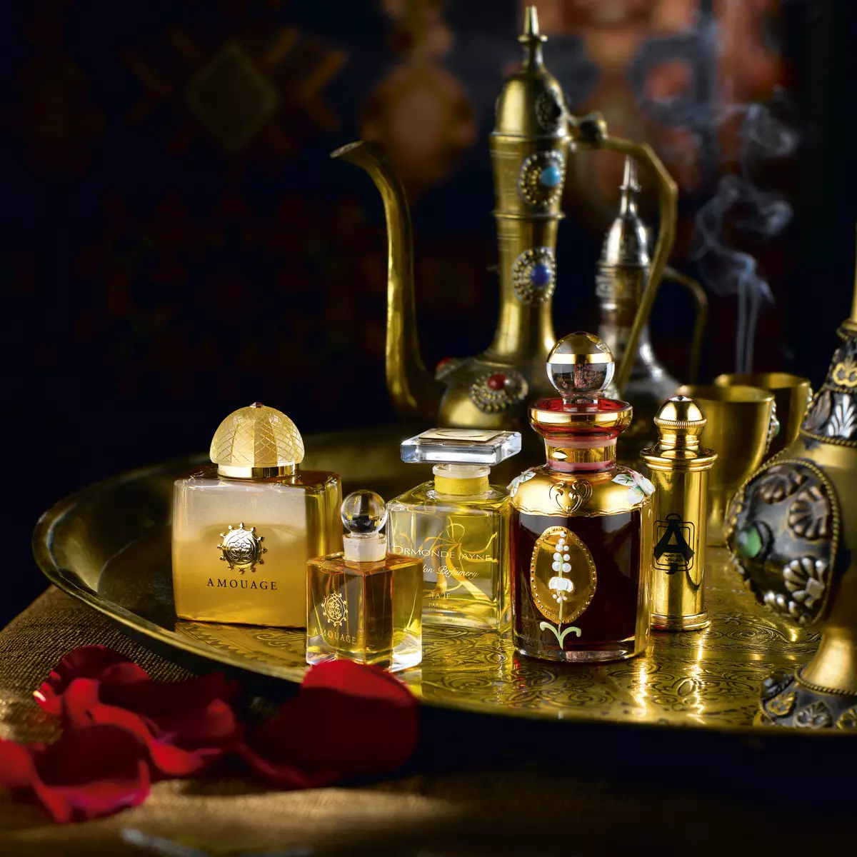 Perfumes oleosos árabes (28 fotos): cuncas de mulleres a base de aceites. Como aplicar o perfume? Nomes dos mellores perfumes e opinións dos clientes 23426_4