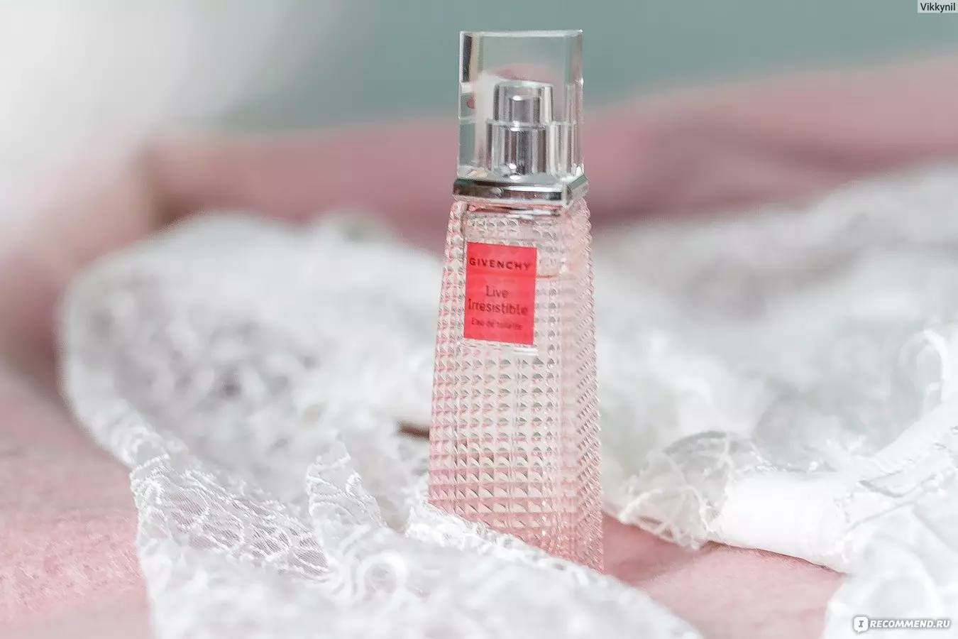 Sweet Parfumuri (38 poze): Parfumuri de sex feminin de branduri renumite si apa de toaleta pentru fete, Alege un parfum rezistent ieftin si 