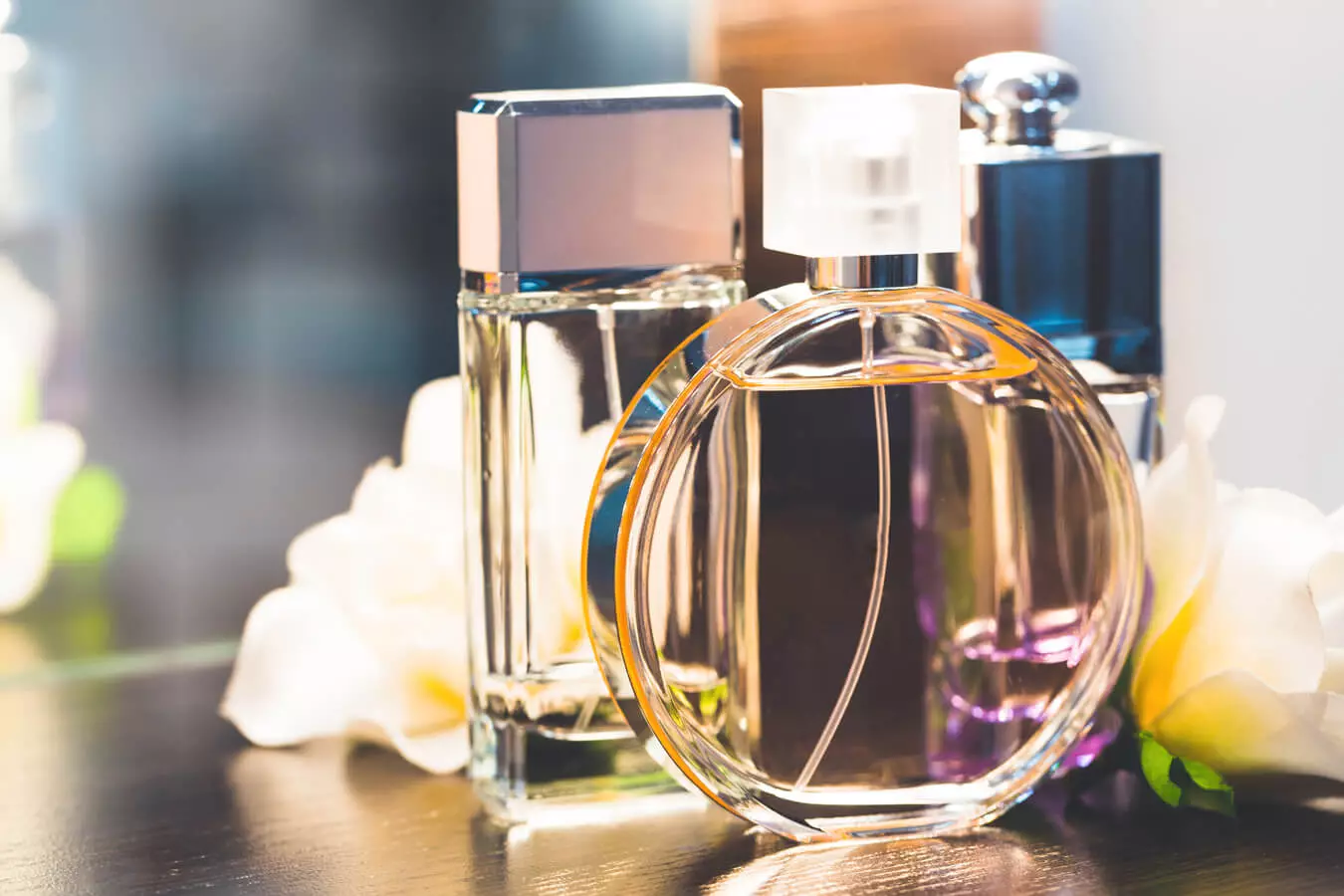 Amber perfumery: Mis see on? Mis lõhnab naissoost ja meessoost parfüümi merevaigu aroomiga ja mis see välja näeb? Tualettvesi meestele ja naistele 23437_3