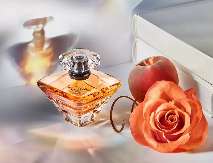 耐腐圈雌性香水：婦女的最佳香水，風味等級與火車，春夏的香水，評論 23450_18