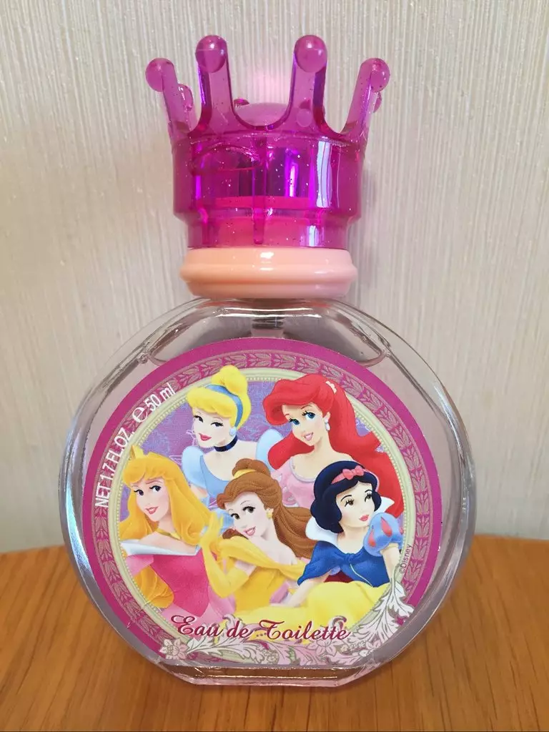 Gyermek illatszerészet: Parfümök és WC-víz kisgyermekek és tizenévesek számára, Zara és Hello Kitty, 