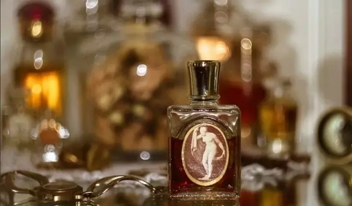 Vintage Parfüm: Was bedeutet das? Parfüm im Retro-Stil. Französische Parfümerie und Parfüm des UdSSR. Vintage männliches Parfüm. Welche Geister sind am stärksten? 23458_2