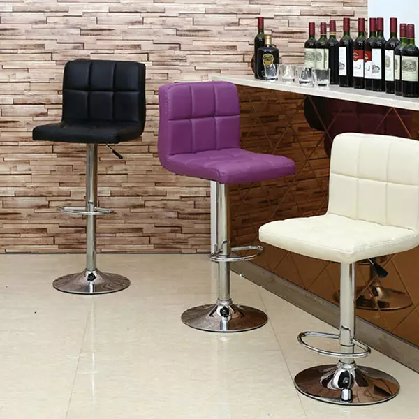 Bar tuolit keittiölle (56 valokuvaa): nojatuolit baaritelineille, puiset ja taitettavat keittiötuolit, matalan ja korkean mallin koko. Kuinka valita? 23460_10