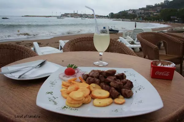 Prnomed in Montenegro (31 foto's): weersomstandigheden. Selectie van het strand en het hotel. Hoe kunnen toeristen omgaan met rusten? 23464_15