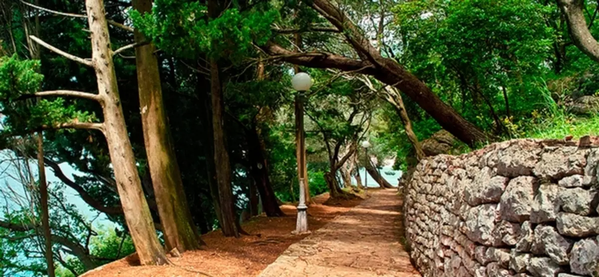 Prnomed in Montenegro (31 foto's): weersomstandigheden. Selectie van het strand en het hotel. Hoe kunnen toeristen omgaan met rusten? 23464_25