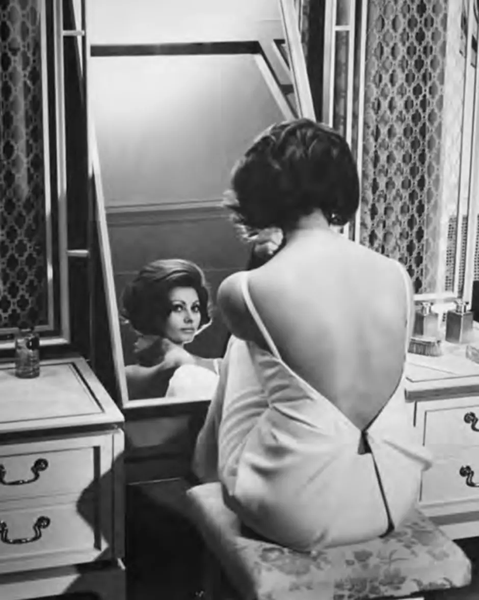 Christian Dior (198 fotos): una llegenda biografia, vida personal, cita, els secrets de l'perfum incomparable i vestits de Dior 23469_139