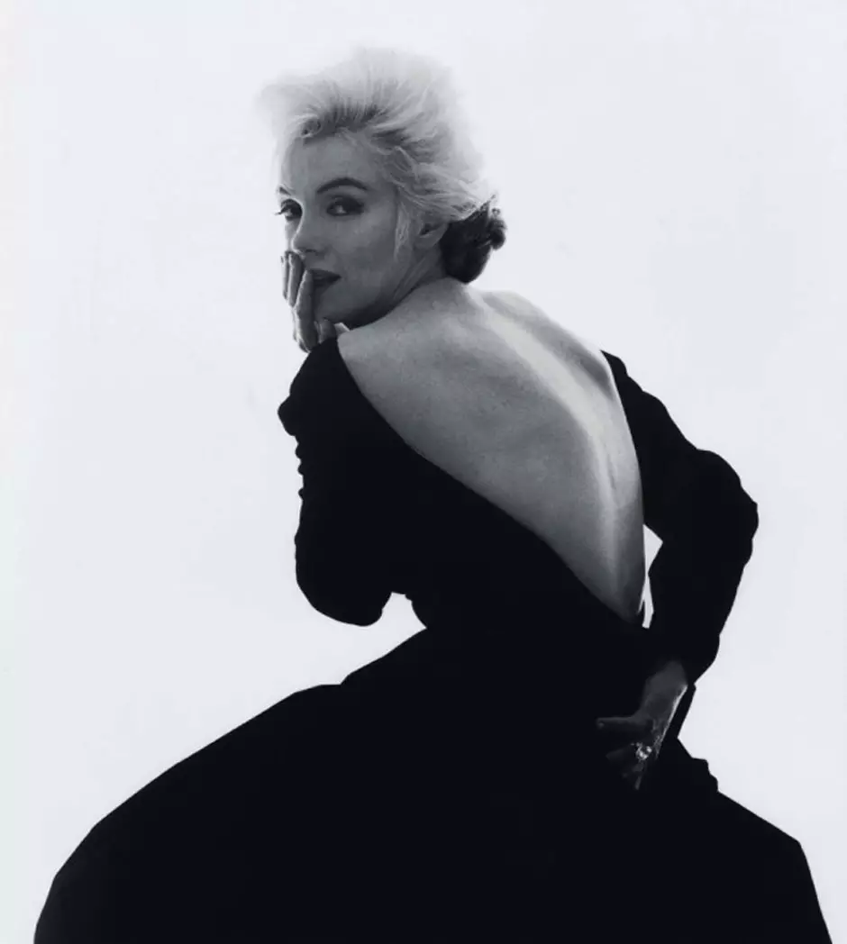 Christian Dior (198 լուսանկար). Մարդու լեգենդի կենսագրություն, անձնական կյանք, մեջբերումներ, անզուգական օծանելիքներ եւ դերի զգեստներ 23469_142