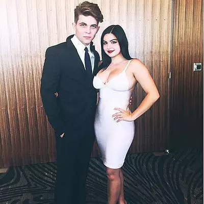 Ariel Winter (75 photos): films with actress, Ariel before and after surgery, its height and weight 23480_34