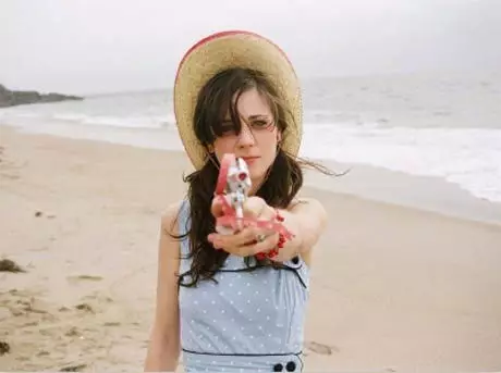 Zoe Dialel（99張照片）：女演員影片攝影，最好的電影與她的參與，Zoe Dialel和Katy Perry之間的相似之處 23484_12