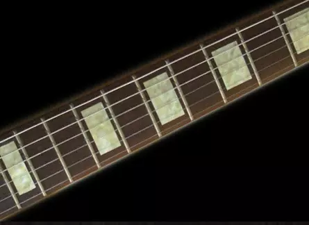 Wat doen jy punte op die Guitar tas nodig? Wat doen wit merke op 'n kitaar hartseer beteken? Hoe om dit self te maak? 23564_7