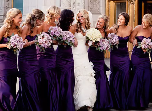 Violette jurken voor bruidmeisjes