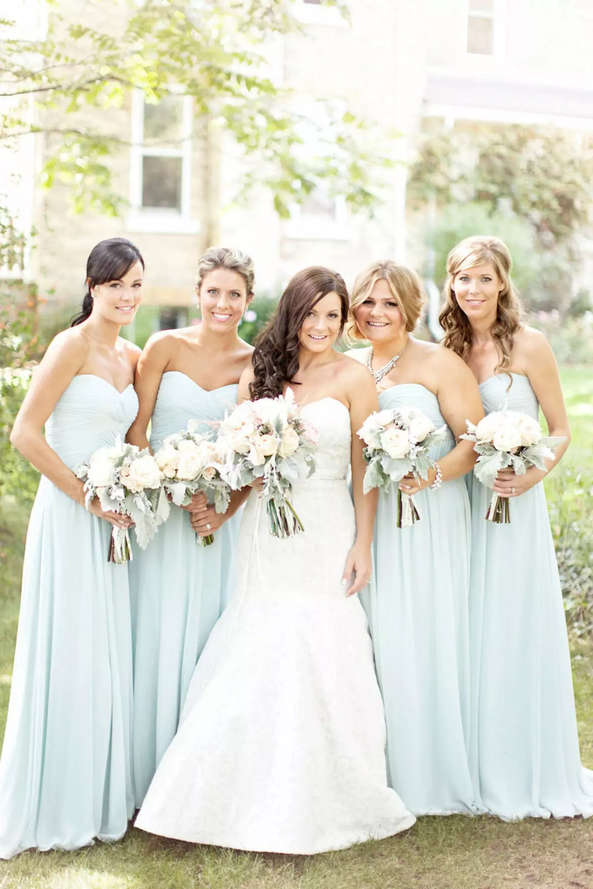 Lichtblauwe jurken voor vriendinnen van de bruid