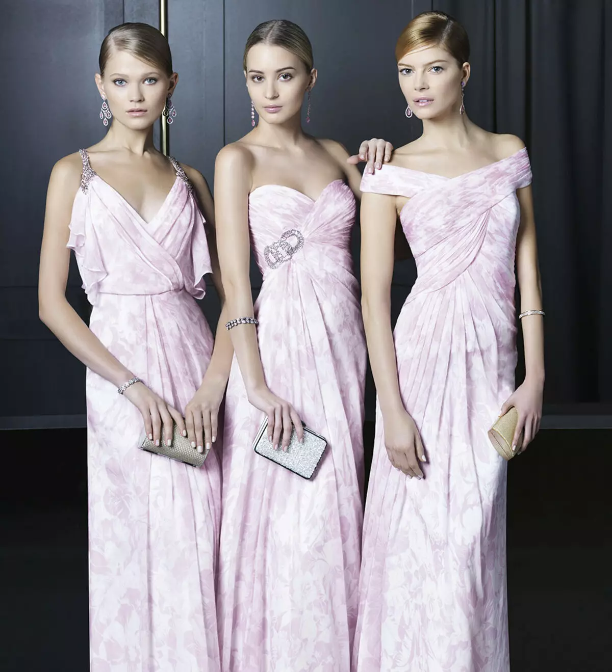 Zachte roze jurken voor bruidmeisjes
