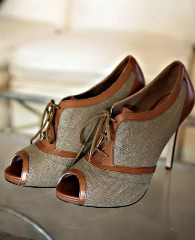 Sapatos de tecido (32 fotos): Como anexar sapatos femininos com um pano 2358_17