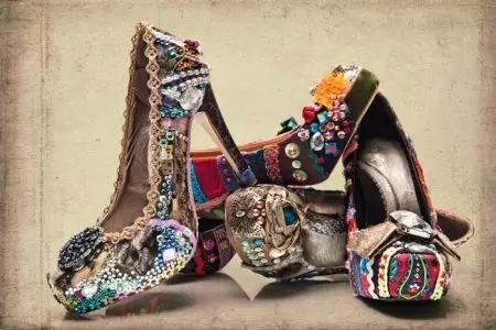 Sapatos de tecido (32 fotos): Como anexar sapatos femininos com um pano 2358_32