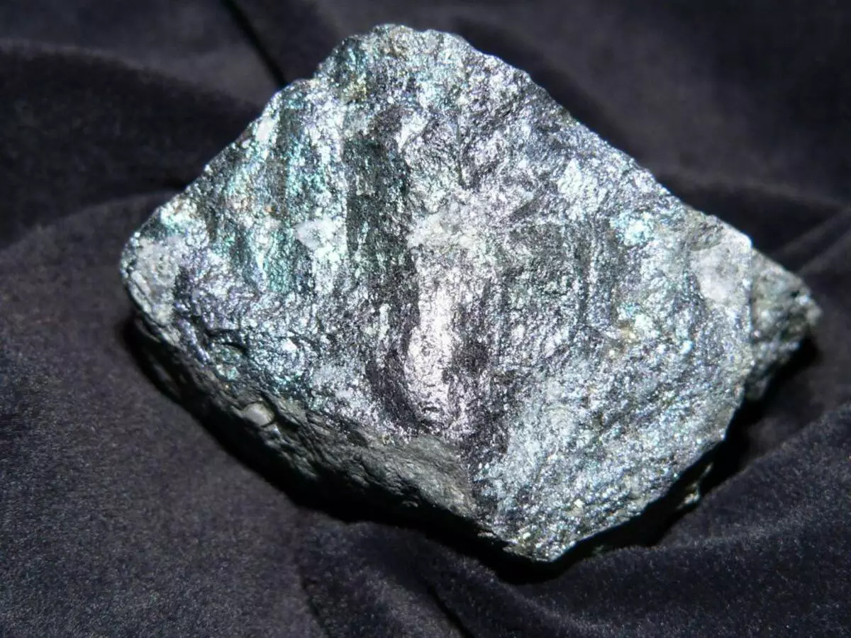 Ligas de prata: prata e cobre, aliaxe de xoias de prata-paladio e prata con aceiro, platino e titanio, outras especies 23598_12