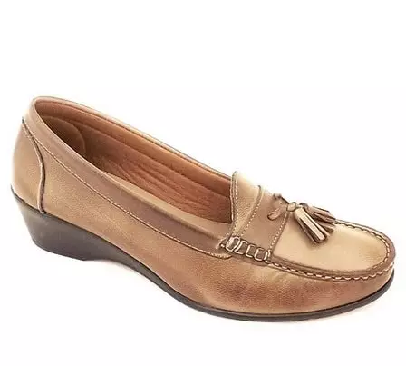 Tyska skor (34 foton): Kvinnors modeller av utmärkt kvalitet och lakisk design 2361_31