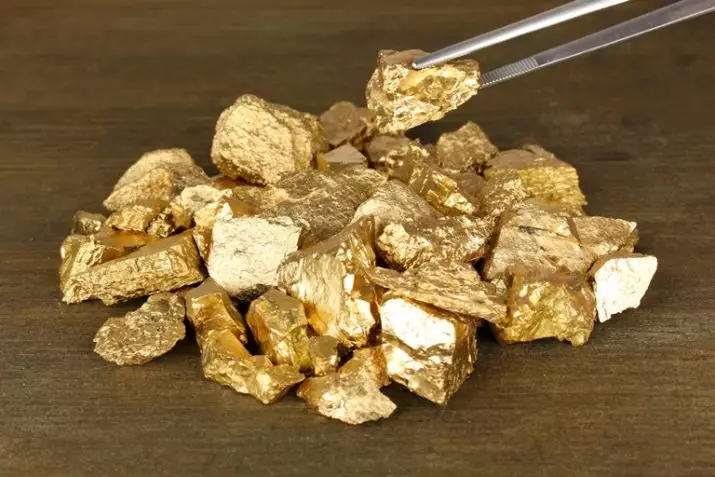 Ouro de 14 quilates: O que é este exemplo? Propriedades de ouro 14 K, tons de ouro quilate, cuidar recursos 23622_4