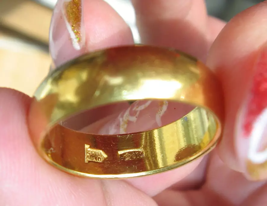 Com determinar l'autenticitat d'or a casa? Com distingir l'or de la falsificació, daurat, bronze i altres metalls? 23631_7