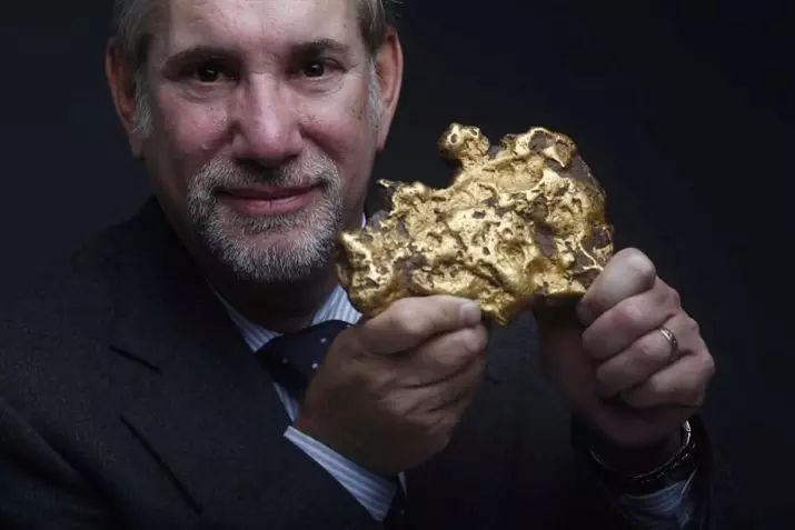 ketulan emas (26 gambar): emas asli terbesar di dunia dan di Rusia. Apa yang ketulan melihat dalam alam semula jadi dan di mana digunakan? 23644_16