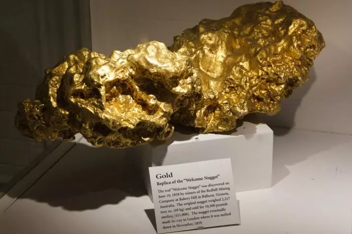 Goue nuggets (26 foto's): die grootste inheemse goud in die wêreld en in Rusland. Wat doen nuggets kyk in die natuur en waar gebruik word? 23644_5