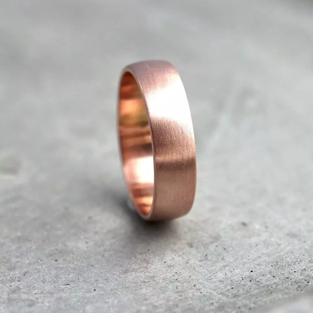 Rose Gold (38 fotografij): Kaj je to? Kaj se razlikuje od običajnega in rdečega? Sestava in preizkus 23655_6