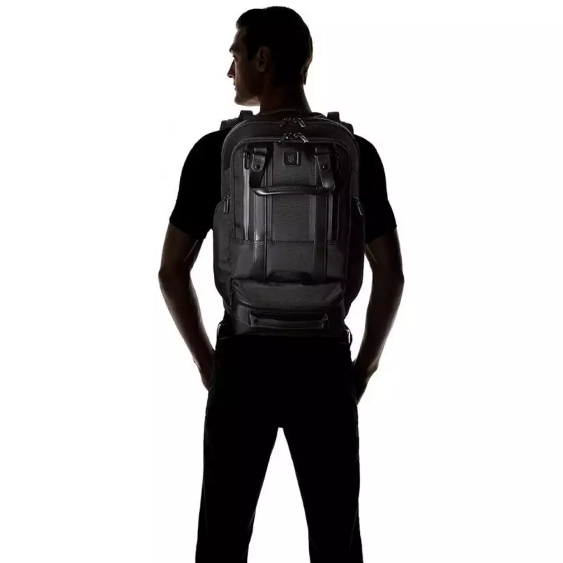 Nictorinox ruksaci: Modeli sa jednim remenom, rasponom modela. Kako razlikovati original? Recenzije 23660_27