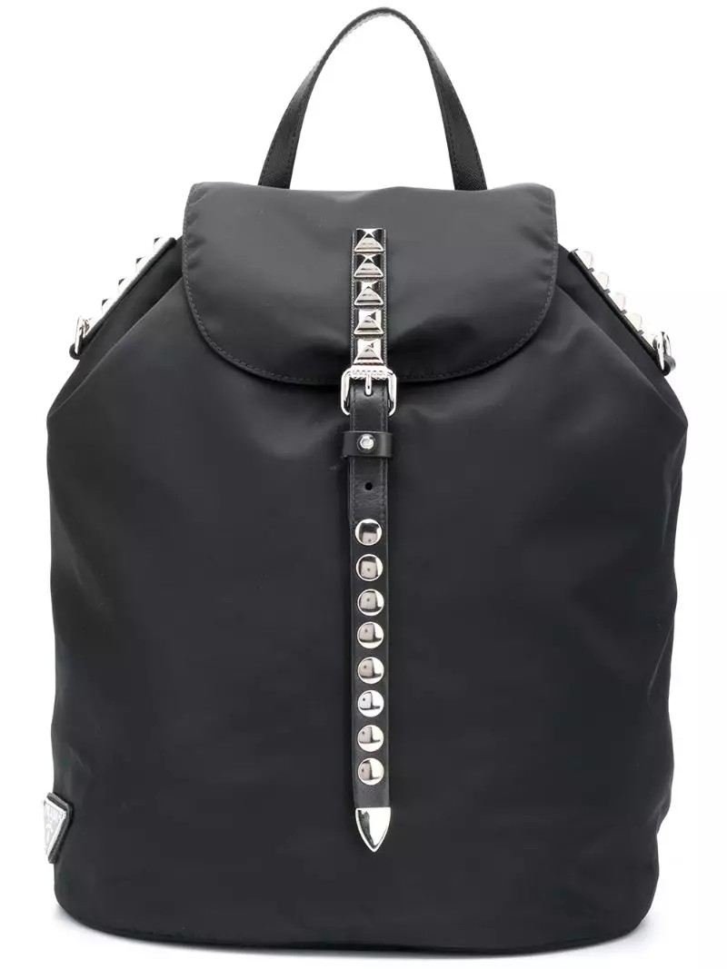 Prada Backpacks: female backpack bag, itim na katad at tela, pati na rin ang iba pang mga modelo. Paano makilala ang orihinal mula sa kopya? 23667_15
