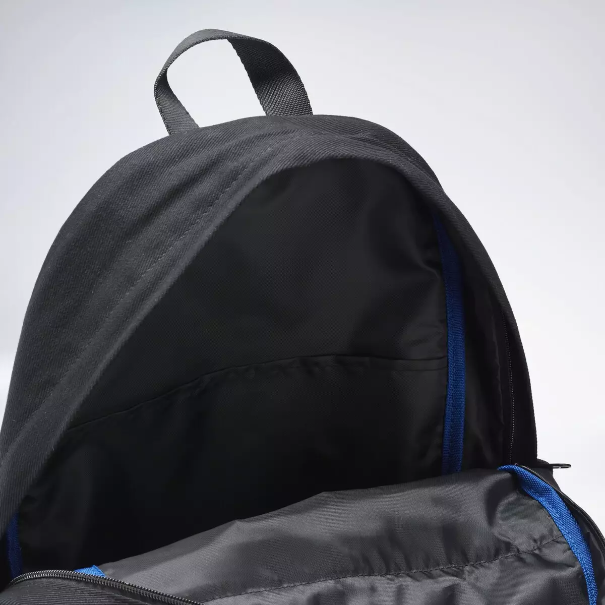 Reebok backpack: Mga modelo sa babaye ug lalaki. Puti ug itom, rosas ug asul, backpack bag, lig-on nga mga modelo sa sports 23679_14