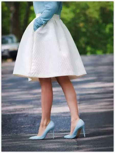 Плаве ципеле (56 фотографија): Шта носити моделе плаве боје и са плавим ђонима, прелепим сликама 2367_5