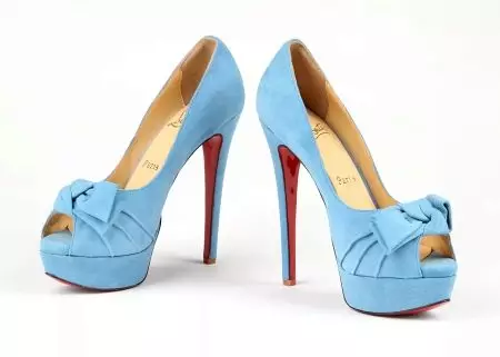 Sepatu Biru (56 foto): Apa sing nganggo model warna biru lan nganggo soles biru, gambar sing apik banget 2367_54