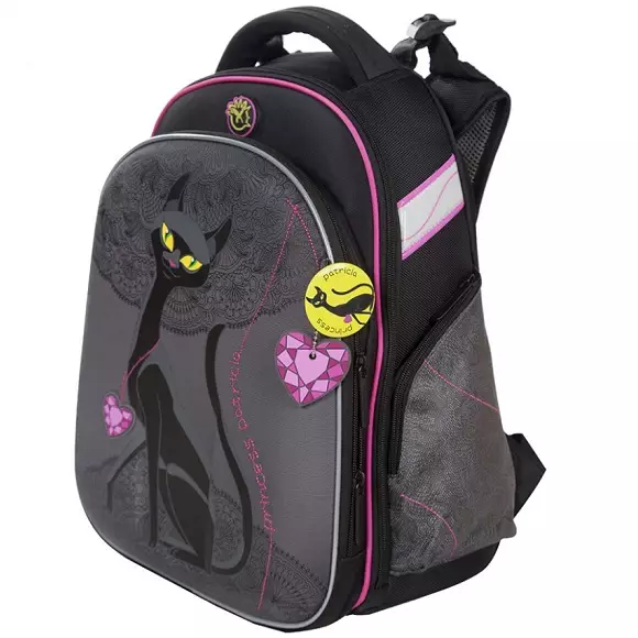 Backpacks ho ea sekolong ho sehlopha sa 4: Backpacks ea bana ba nkile nako ea bana ba orthodic le tse ling tsa sekolo se feshene. U ka li khetha joang? 23690_21