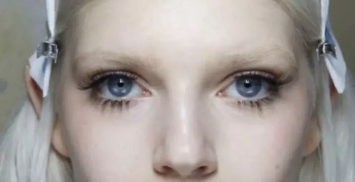 Bulu mata overhead (50 foto): Jenis bulu mata, cara memilih dan berapa kali Anda dapat menggunakan, makeup dan pemilihan lem, Ulasan 23703_42
