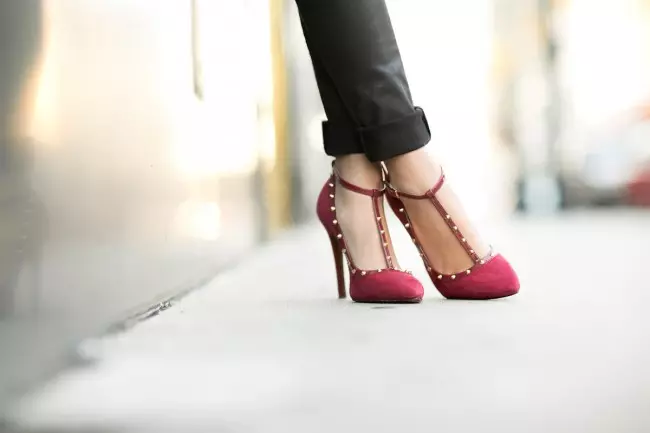 Sepatu Fashionable 2021 (110 foto): Apa sepatu wanita dalam mode, model bergaya dan tren fashion, sepatu kaus kaki, untuk tahun baru 2370_20