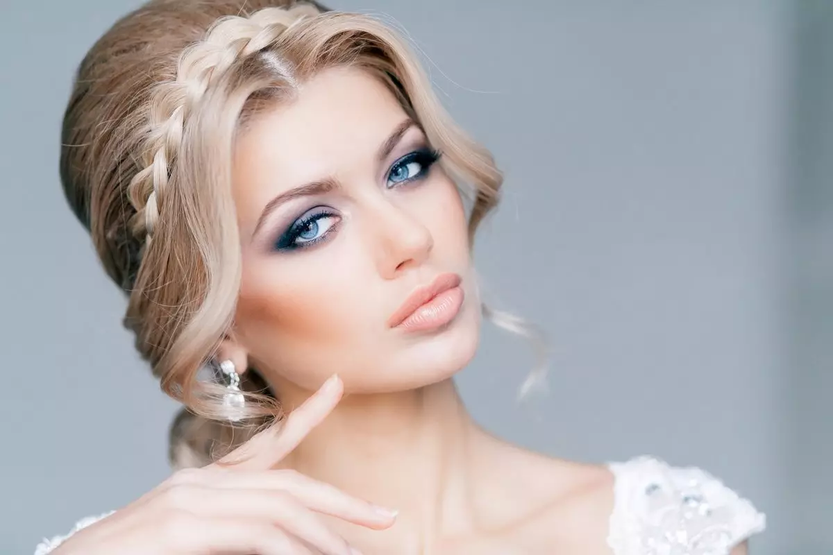 Makeup z rozległymi rzęsami (71 zdjęć): Jak zastosować i zmyć? Wybór palety na brązowe, zielone i niebieskie oczy, opcje makijażu 23737_62