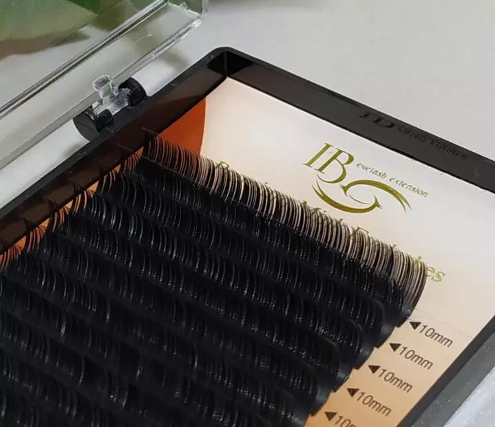 Ama-eyelashes e-I-Beauty: Ama-Bends, Glue Fortion nge-Orange Lid, eyelashes enemibala nezinye izinto zokwakha 23743_5