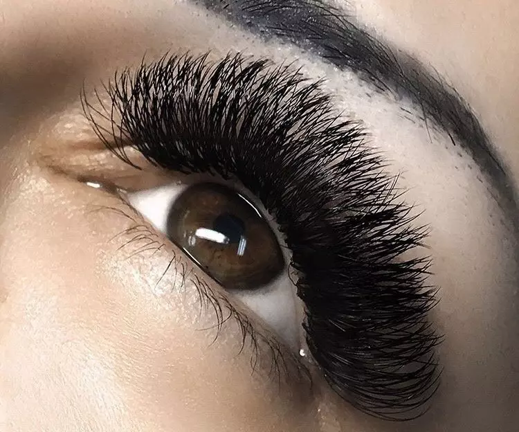 Eyelashes ma punou M (25 ata): O le a eyelashes foliga ma o loo talafeagai? Faatusatusaga ma D ma isi bends 23755_18