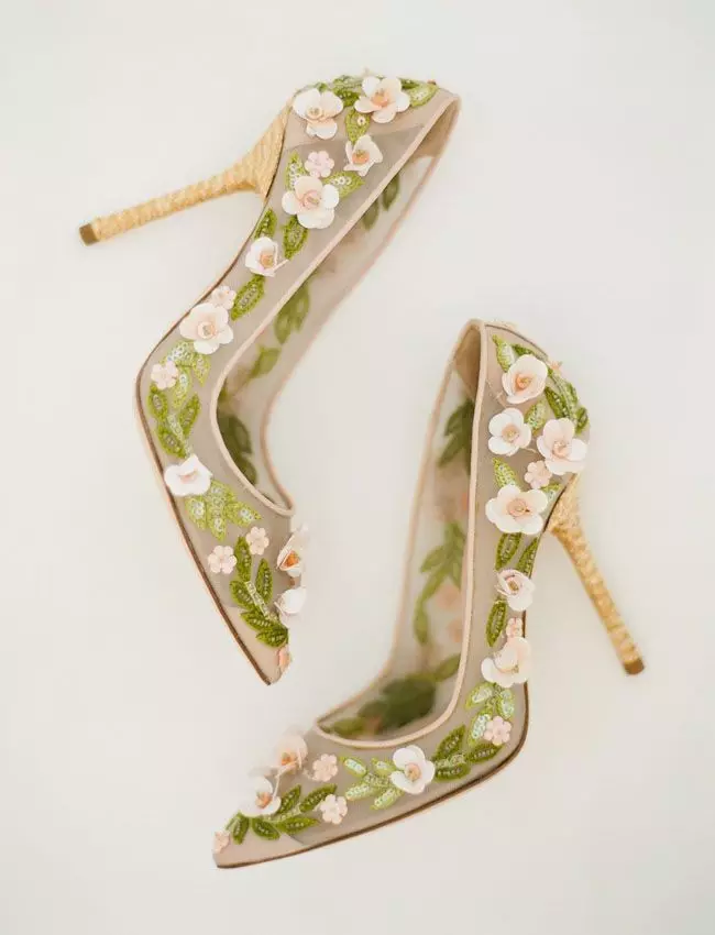 Schoenen met bloemen (42 foto's): Wat om vrouwelijke modellen met bloemenprint te dragen 2381_18