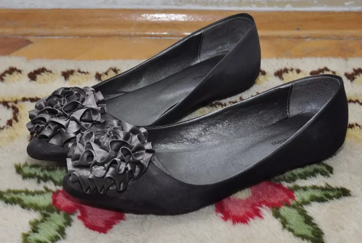 Сатенени обувки (36 снимки): женски модели Атлас, сини обувки марка Dragon Age 2383_32