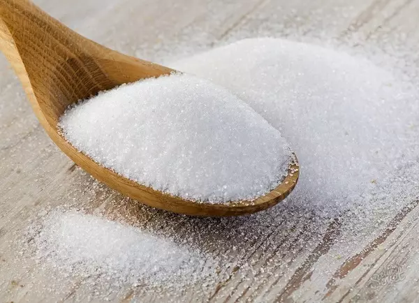 Wklejanie shugaring z kwasem cytrynowym w domu: Przepisy do gotowania pasty cukru z cytryną. Proporcje składników 23891_5