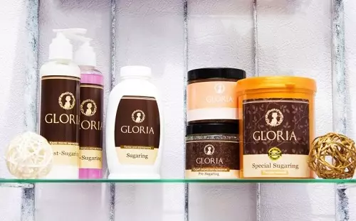 Zalijepi za Shigaring Gloria: gusta i mekana, zavoja i srednje šećerne paste, druge vrste. Kako ih koristiti kod kuće? 23893_2