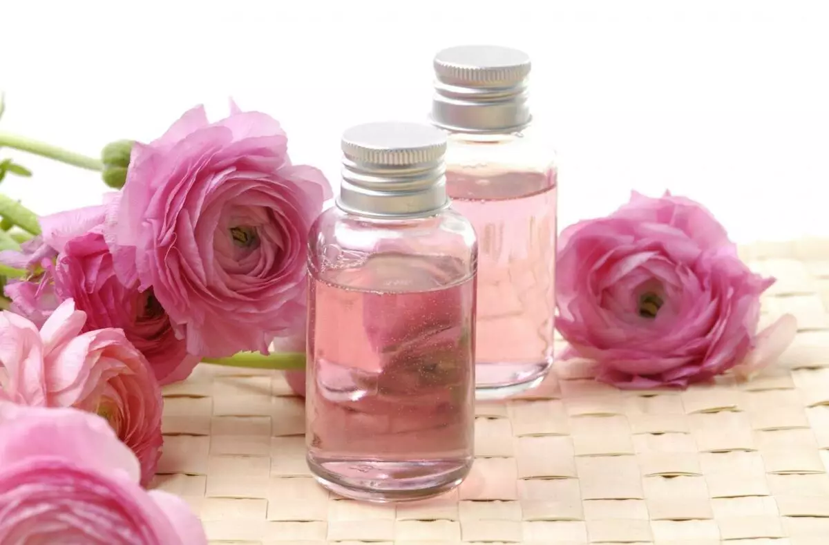 How to make micellar water at home? What makes it do it yourself? Simple recipe how to prepare a facial 23908_7