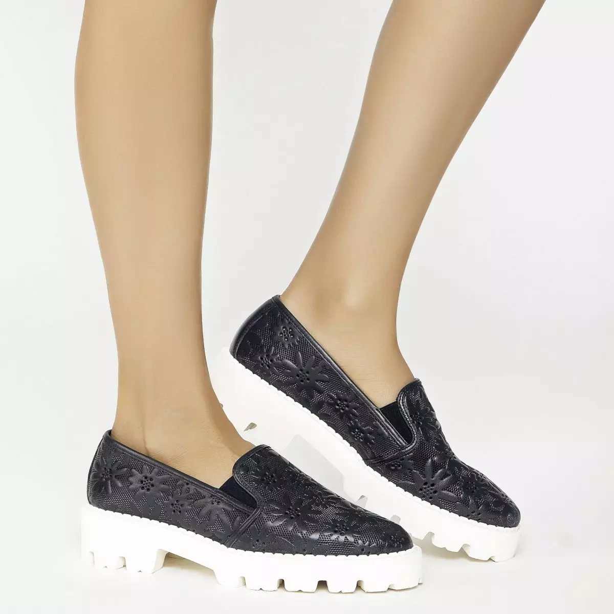 بالڈینی جوتے (72 فوٹو): رجحان کی خواتین ماڈلز اور بالڈنی سے اندر فر کے ساتھ 2390_47