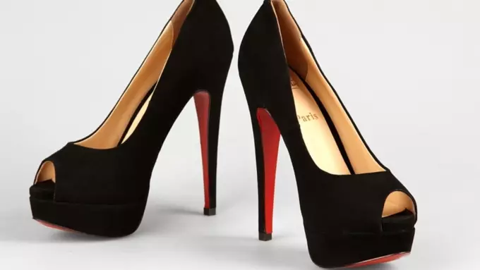 נעלי סיכה שחורה (34 תמונות): זמש ערב מודלים מזדמנים 2392_15