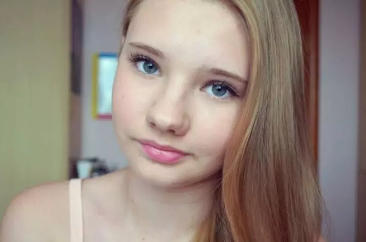 Make-up op 13 jaar oud: een eenvoudige versie van school voor tienermeisjes en verjaardag. Is het mogelijk om te schilderen? Gestapte make-up voor elke dag 23952_42