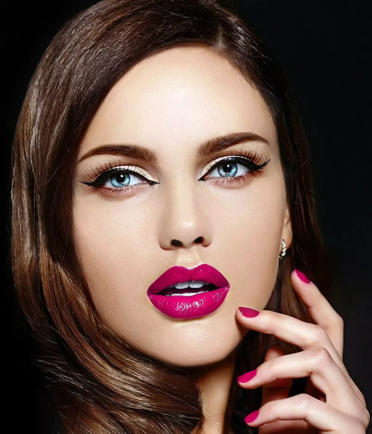 Casual Makeup for blå øyne: Lett vakker sminke for hver dag trinnvis hjemme. Hvordan gjøre det med skygger? 23961_13