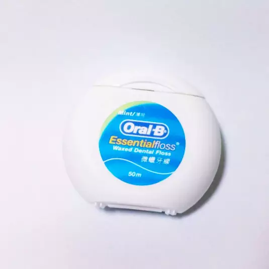 Oral-B Dental Threads: Sådan bruges dem? Pro-ekspert Clinic Line og Super Floss, Essential Floss og Satin Floss, Waxing and Unworn Thread. Sådan åbner du dem? 23988_4