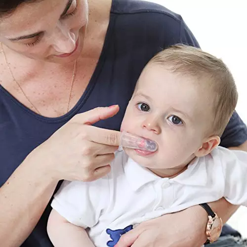 სტომატოლოგიური დასუფთავების თავდასხმები ბავშვს: კბილის ჯაგრისის არჩევანი ბავშვის თითის შესახებ, სილიკონის ბავშვის ჯაგრისების გამოყენება ჩვილებისთვის 24003_18