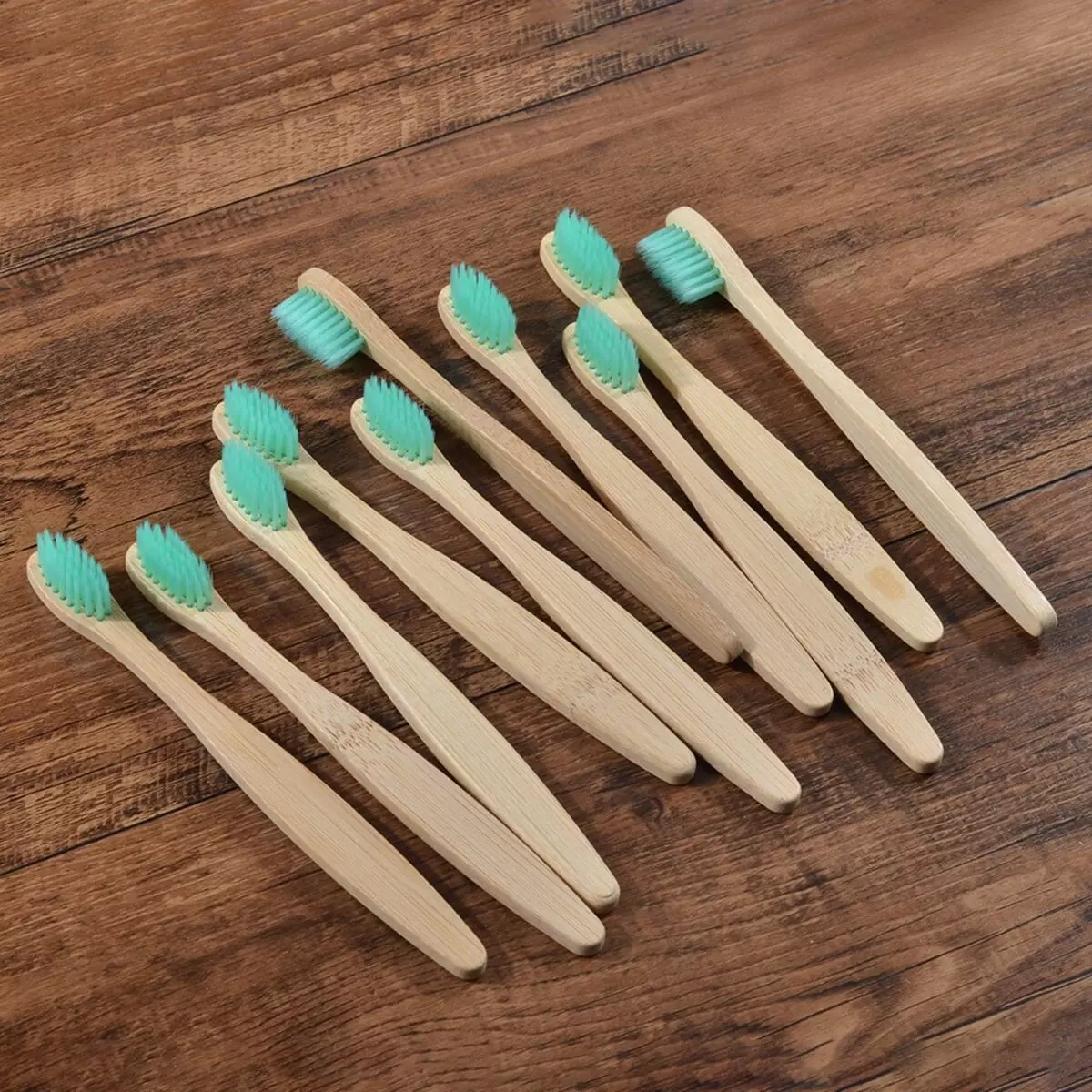 Fogkefe: a fogkefék, a bambusz és az ionos, hogyan lehet kiválasztani, kézi és eldobható, más fajok 24014_28