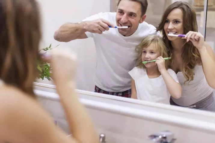 Tandenborstel: de beste borstels voor tanden, bamboe en ionisch, hoe te kiezen, handmatig en wegwerpbaar, andere soorten 24014_49
